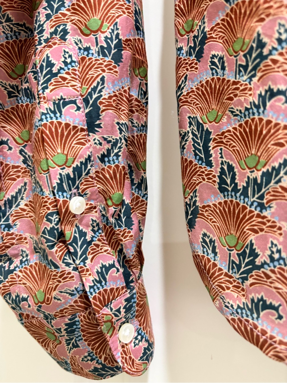 Trovata Birds of Paradis
Jacquelin Button Down Blouse in
Fan Flower Print NWT S - Picture 5 of 9
